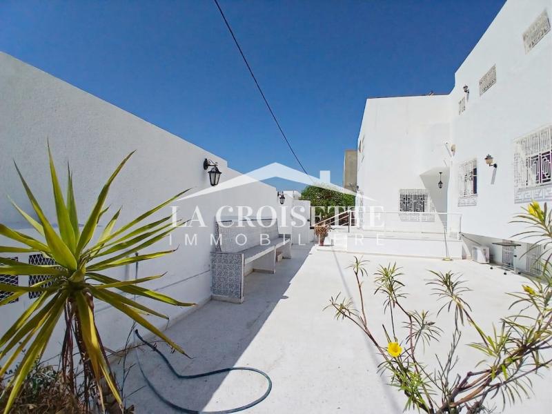 Rez-de-chaussée de villa S+3 à La Marsa 